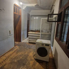In Baku 150.0 m² apartment is for sale - Image 10