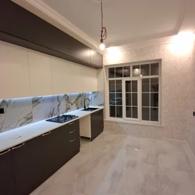 In nan 185.0 m² house with 5.0 rooms is for sale - Image 2