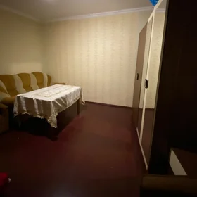 In Baku 1000.0 m² house with 3.0 rooms is for sale - Image 2