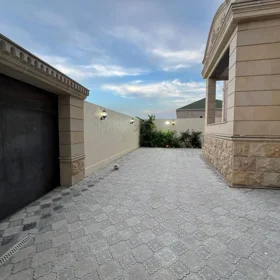 In nan 200.0 m² house with 5.0 rooms is for sale - Image 5