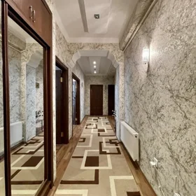 In Səbail rayonu 100.0 m² apartment is for sale - Image 2