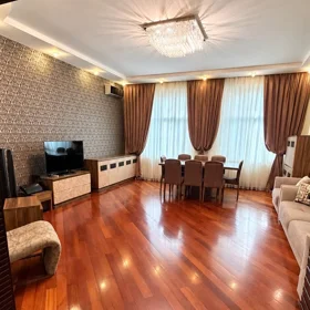 In Baku 136.0 m² apartment is for sale - Image 10