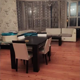 In Baku 90.0 m² house with 3.0 rooms is for rent - Image 2