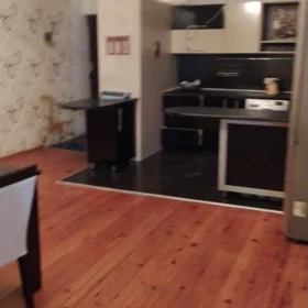 In Baku 90.0 m² house with 3.0 rooms is for rent - Image 3