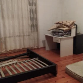 In Baku 90.0 m² house with 3.0 rooms is for rent - Image 5