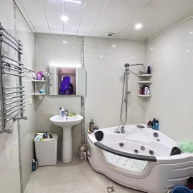 In Baku 75.0 m² apartment is for rent - Image 9