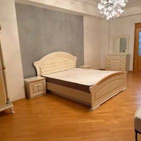 In Baku 120.0 m² apartment is for sale - Image 4