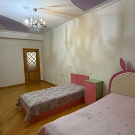 In Baku 120.0 m² apartment is for sale - Image 10