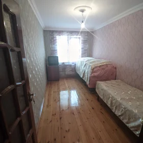 In Baku 100.0 m² apartment is for sale - Image 7