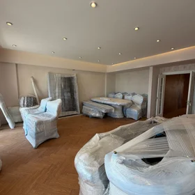 In Baku 217.0 m² apartment is for sale - Image 3