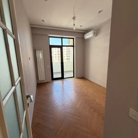 In Baku 217.0 m² apartment is for sale - Image 4