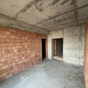 In Baku 121.0 m² apartment is for sale - Image 4