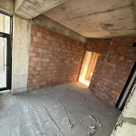 In Baku 121.0 m² apartment is for sale - Image 9