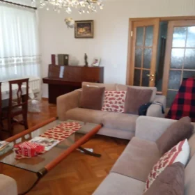 In Baku 125.0 m² apartment is for rent - Image 3