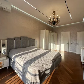 In Baku 170.0 m² apartment is for rent - Image 2