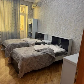 In Baku 140.0 m² apartment is for rent - Image 5