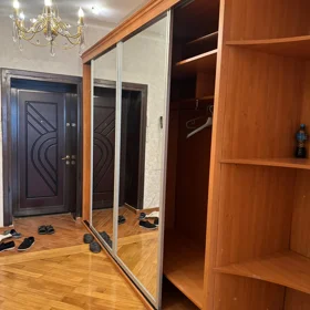In Baku 140.0 m² apartment is for rent - Image 8