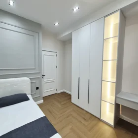 In Baku 92.0 m² apartment is for sale - Image 2