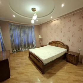 In Baku 170.0 m² apartment is for rent - Image 2