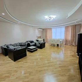 In Baku 170.0 m² apartment is for rent - Image 4