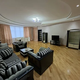 In Baku 170.0 m² apartment is for rent - Image 5