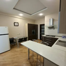In Baku 170.0 m² apartment is for rent - Image 8