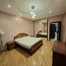 In Baku 170.0 m² apartment is for rent - Image 10