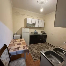 In Baku 90.0 m² apartment is for rent - Image 2