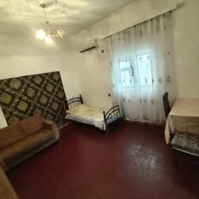 In Baku 30.0 m² house with 2.0 rooms is for rent - Image 2