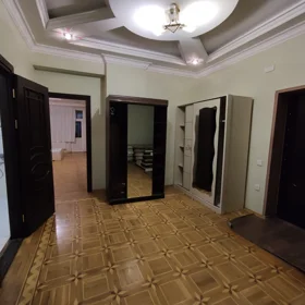 In Baku 150.0 m² apartment is for rent - Image 3