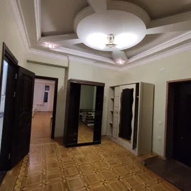 In Baku 150.0 m² apartment is for rent - Image 4
