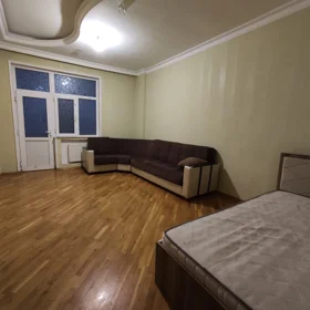 In Baku 150.0 m² apartment is for rent - Image 5
