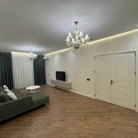 In Baku 110.0 m² apartment is for rent - Image 3