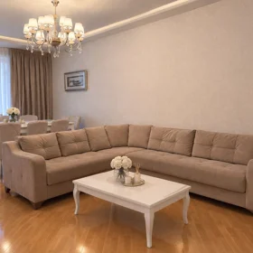 In Baku 115.0 m² apartment is for rent - Image 3