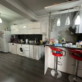 In Baku 90.0 m² apartment is for rent - Image 6
