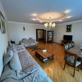 In Baku 132.0 m² apartment is for sale - Image 9