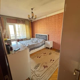 In Baku 90.0 m² apartment is for sale - Image 9