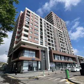 In Baku 240.0 m² apartment is for sale - Image 3