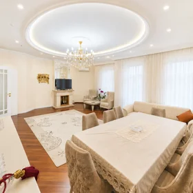 In Baku 180.0 m² apartment is for sale - Image 3