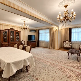 In Binəqədi rayonu 210.0 m² apartment is for sale - Image 3
