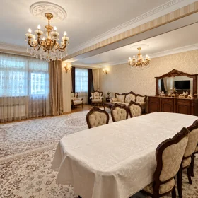 In Binəqədi rayonu 210.0 m² apartment is for sale - Image 4
