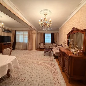 In Binəqədi rayonu 210.0 m² apartment is for sale - Image 5