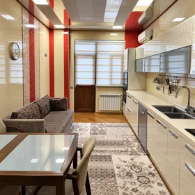 In Binəqədi rayonu 210.0 m² apartment is for sale - Image 9