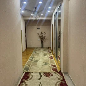 In Baku 152.0 m² apartment is for sale - Image 5