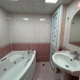 In Baku 80.0 m² apartment is for sale - Image 2