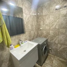 In Baku 67.0 m² house with 1.0 rooms is for rent - Image 4