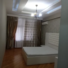 In Baku 145.0 m² apartment is for rent - Image 4